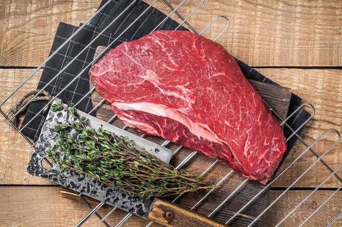 Carnivore Ernährung mit Weidefleisch – Warum grasgefüttertes Rindfleisch die ideale Wahl ist